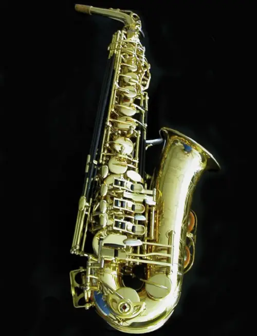 One-handed saxophone