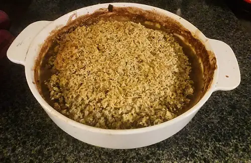 Carrie-Ann's chicken and vegetable crumble